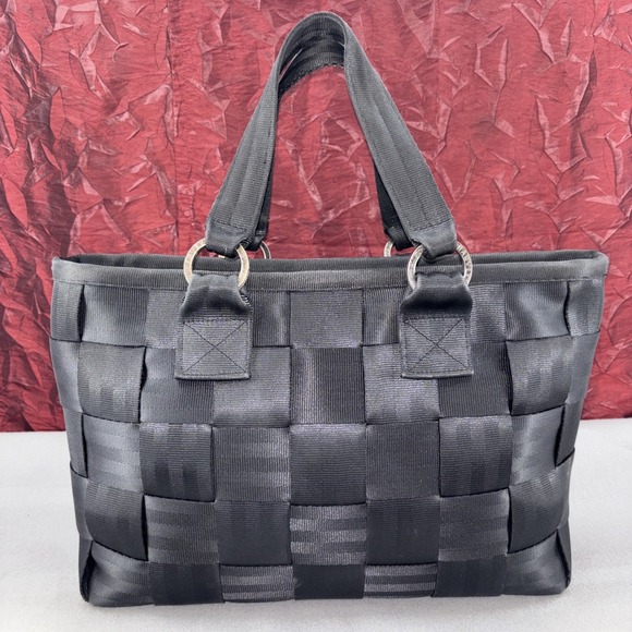 Harveys Handbags - Harveys Original Seatbelt Black Shoulder Bag 4 Carriage Rings Double Belt Handle